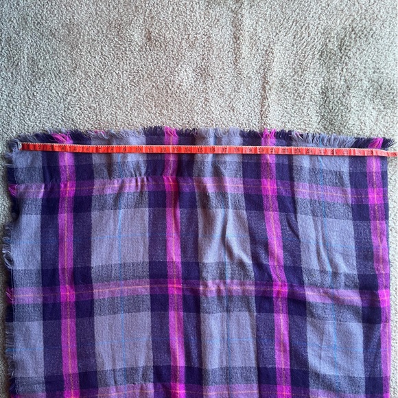 🧣 Extra large extra soft plaid wrap 🧣 - Picture 2 of 4